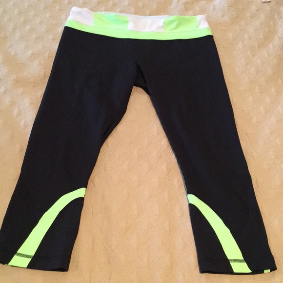 lululemon athletica Pants - 🌺Lululemon Size 10 Cropped Pants🌸